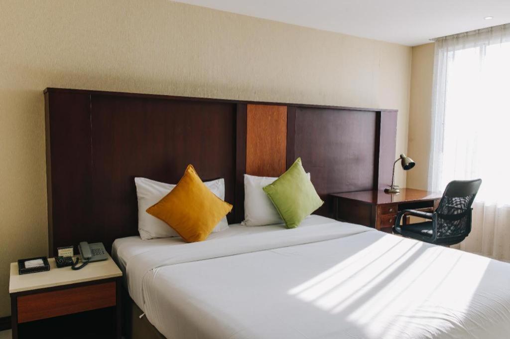 Aramis Hotel Nakhon Sawan Exterior foto