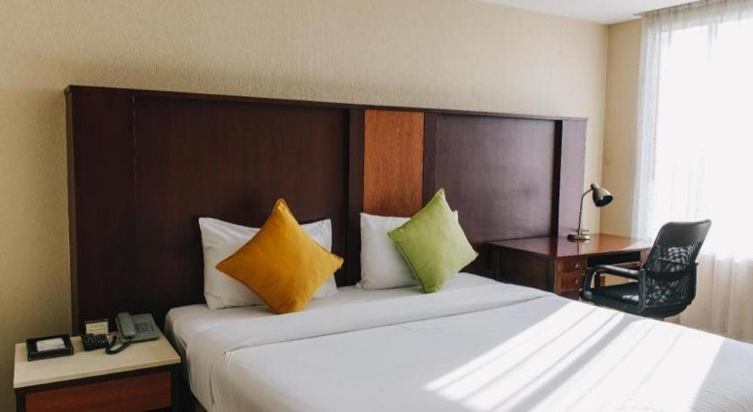 Aramis Hotel Nakhon Sawan Exterior foto
