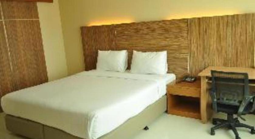 Aramis Hotel Nakhon Sawan Exterior foto