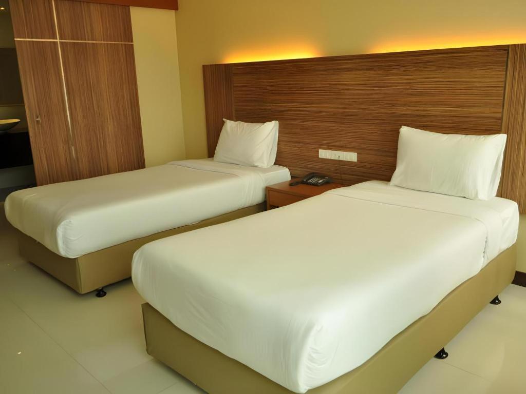 Aramis Hotel Nakhon Sawan Exterior foto